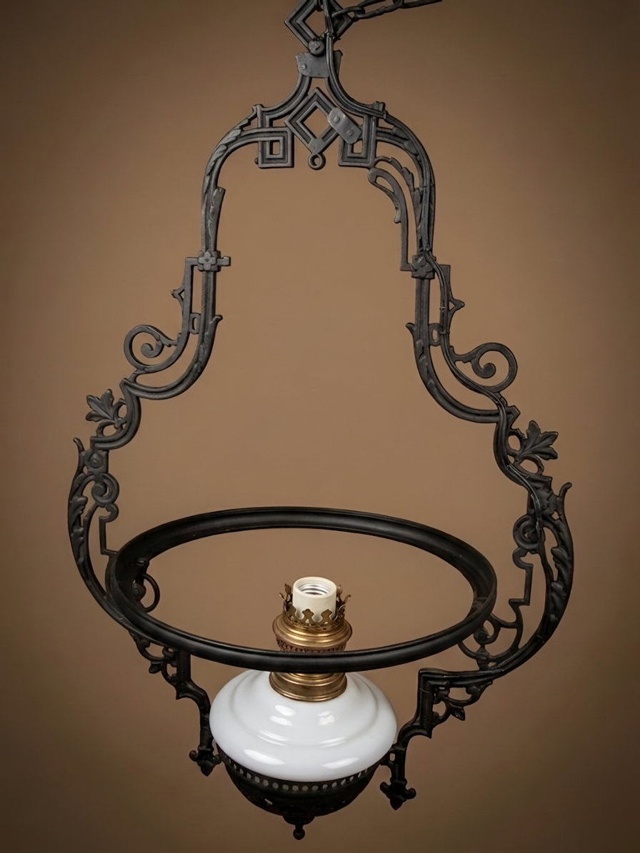 Quinqué de hierro colgante — después de la restauración