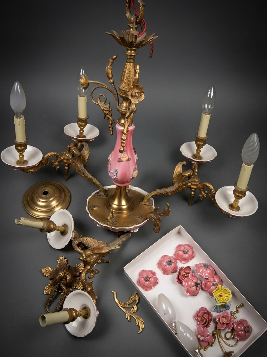 Lámpara de porcelana y metal dorado — antes de la restauración